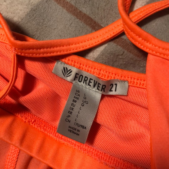 Work out top - Picture 3 of 4